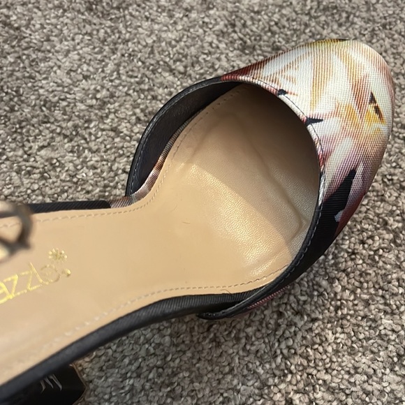 Shoe Dazzle Navy Heels - Picture 3 of 8